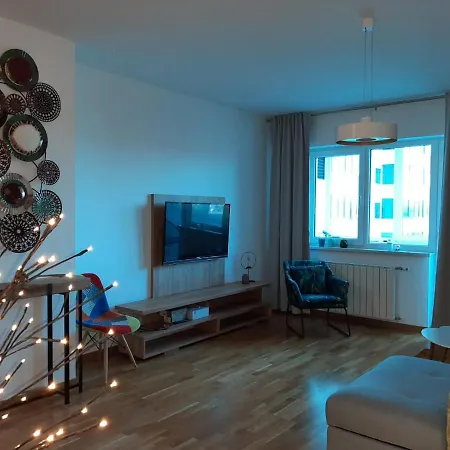 Bright, Modern & Cozy Daire